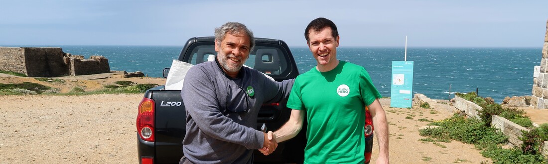 LitterHero founder Martin Thompson and Ambassador Miguel Lacerda near Guincho beach in Portugal